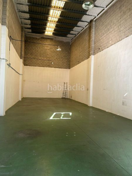Foto 3bcd3397-bccb-4aa3-87e5-2bb0a824a09a. Rent industrial building in Parque Alcosa Sevilla