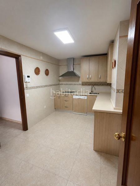 Foto 2d8c0bfe-5586-46db-90a9-25d48d367d9a. Flat in colores - entreparques Sevilla