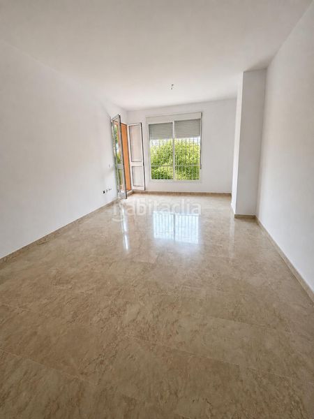 Foto c022feed-3a9c-4e46-83e6-8e14222bb577. Flat in colores - entreparques Sevilla
