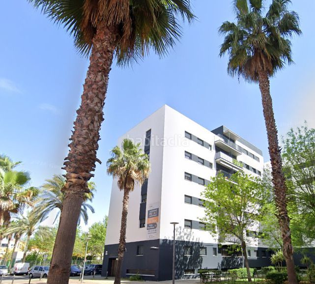 Foto d7d25ff9-2ed6-4cbe-9a18-7da1d89f9bf4. Flat with heating parking in colores - entreparques Sevilla