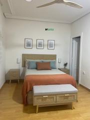 Miete Etagenwohnung in Ciudad Jardín. Piso en alquiler en antonio dominguez, 3 dormitorios.