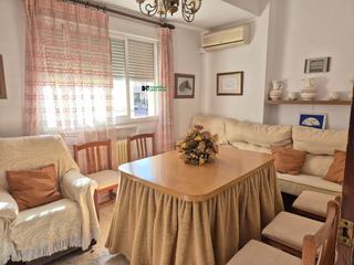 Pis a Santa Marina. Piso en venta en centro, 6 dormitorios.