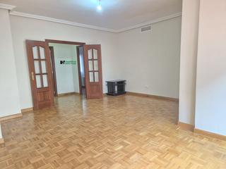 Etagenwohnung in Pardaleras. Piso en venta en centro  corte ingles, 4 dormitorios.