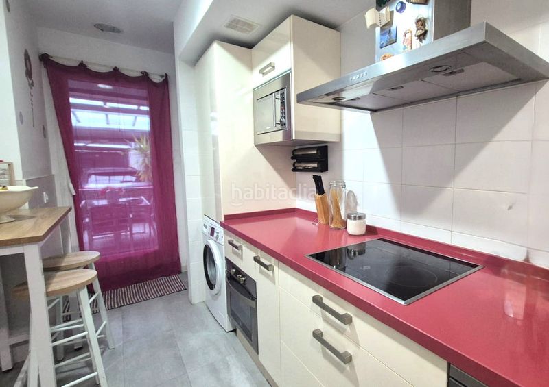 Foto c1d04fde-e27d-4a8b-937b-13b3d35f1ea2. Casa adossada amb calefacció aparcament a Carretera de Sevilla - Los Montitos Badajoz