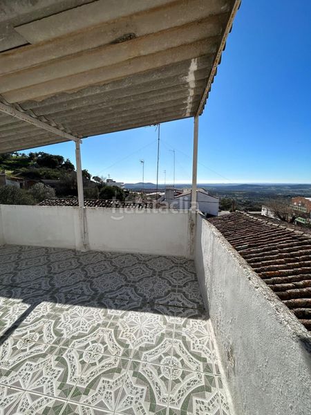 Foto e0293c42-2c75-4493-b6e1-e54274254a34. Casa amb aparcament a Alburquerque