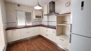 Semi detached house in Castuera. Adosado en venta en talavera la real, 4 dormitorios.