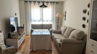 Miete Etagenwohnung in Casco Antiguo. Piso en alquiler en centro, 2 dormitorios.