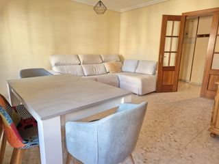 Location Appartement à Santa Marina. Piso en alquiler en centro  corte ingles, 3 dormitorios.