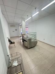 Location Local commercial à Santa Marina. Local en alquiler en centro  corte ingles.
