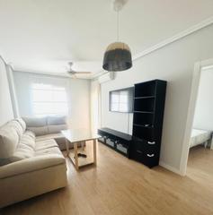 Miete Etagenwohnung in Maria Auxiliadora - Barriada de Llera. Piso en alquiler en barriada llera, 2 dormitorios.