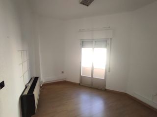 Location Bureau à Casco Antiguo. Oficina en alquiler en centro.