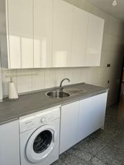 Location Appartement à Santa Marina. Piso en alquiler en centro  corte ingles, 4 dormitorios.