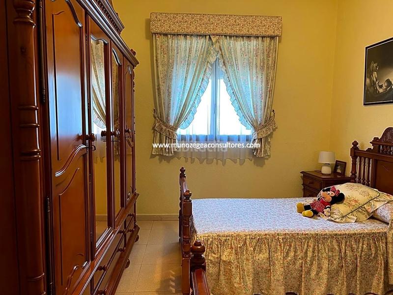 Foto b5371c2f-f7c0-49b8-b892-6a34ee052a69. Casa amb aparcament a Poleares Lucena