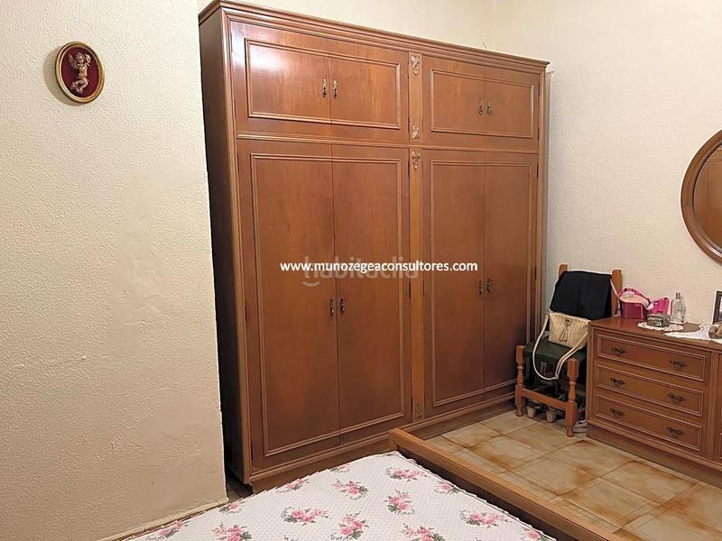 Foto c93ee1b1-fb0f-4804-8a09-36541b228f7c. Casa amb aparcament a Poleares Lucena