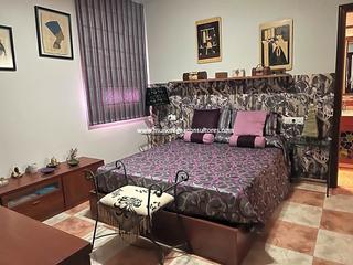 Pis en El Carmen - La Barrera. Este piso se encuentra junto a la plaza de la barrera y dispone