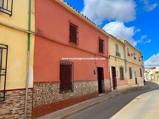 Casa  Calle arcas. Este casa se encuentra en el barrio de la barrera y está para de