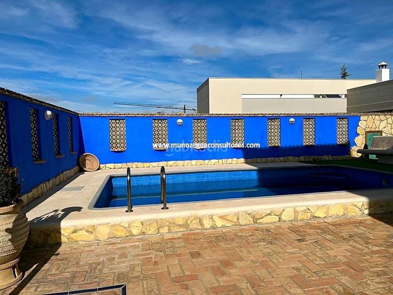 Foto 221d12e7-c605-4a4a-83bd-6fa71aa3dd42. Casa con parcheggio piscina in El Carmen - La Barrera Lucena