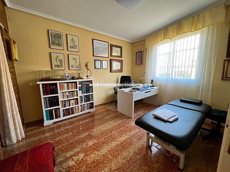 Foto 5a79e8a1-4e26-4c32-bf2d-fde798644725. Casa con parcheggio piscina in El Carmen - La Barrera Lucena