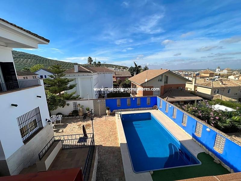 Foto bd779eaf-2182-4e77-87e2-3e44e45092f9. Casa con parcheggio piscina in El Carmen - La Barrera Lucena