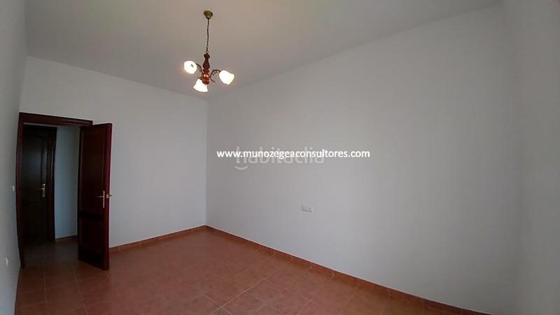 Foto 1a38e0b0-a920-4fa6-ab0c-1aa2e908b81c. Bauernhof mit parking in Poleares Lucena