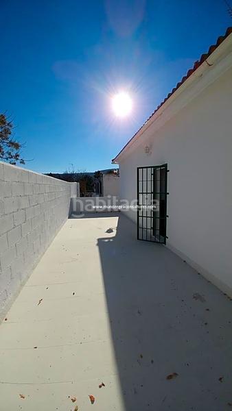 Foto 71abc0e1-cd66-48ab-8556-0304b78cc2e0. Bauernhof mit parking in Poleares Lucena