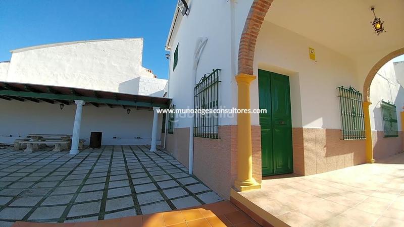 Foto 8bf36e94-1862-44d7-8cb5-45d22787bd10. Bauernhof mit parking in Poleares Lucena