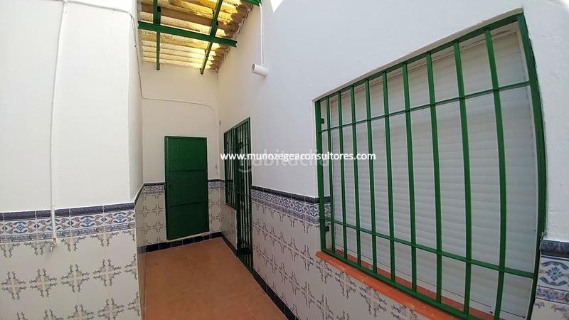 Foto b890cb0b-9146-4d88-98ef-5603f31672ff. Bauernhof mit parking in Poleares Lucena