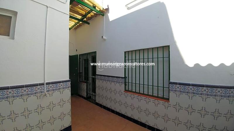 Foto f8fa780c-2159-4909-a585-11b49f2be477. Bauernhof mit parking in Poleares Lucena