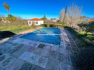 Casa  N/a. Este chalet se encuentra en camino de los poleares de lucena, a