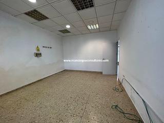Lloguer Local Comercial  N/a. Este local se encuentra en la calle hoya del molino de lucena y