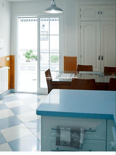 Foto 30b0bf36-0a45-4e2a-b50c-e22cbf00e6c6. Casa amb calefacció aparcament a San Francisco Lucena