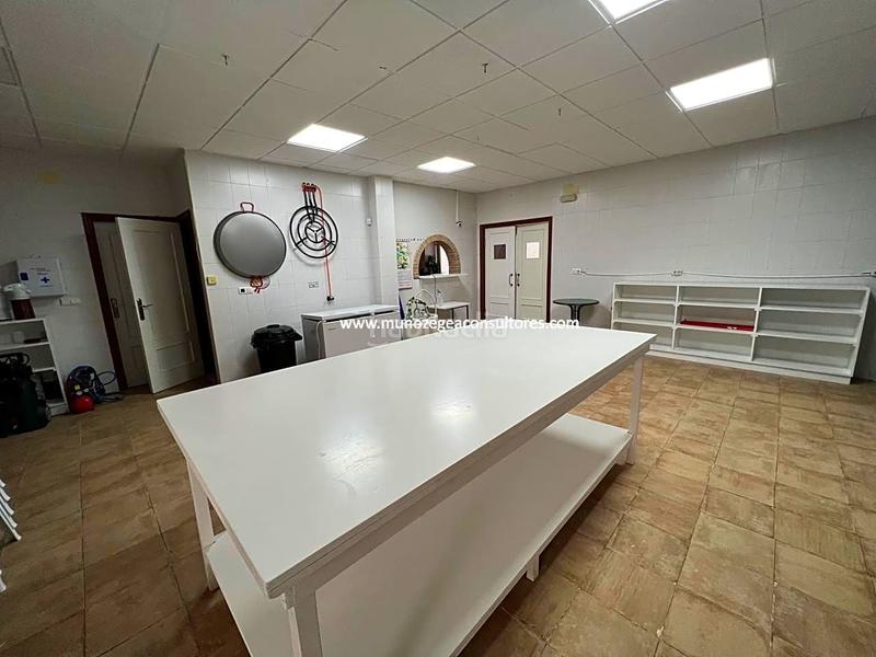 Foto fb479d09-fd84-4447-a384-aa435dfc4e62. Alquiler local comercial en Las Vegas - Campoaras Lucena