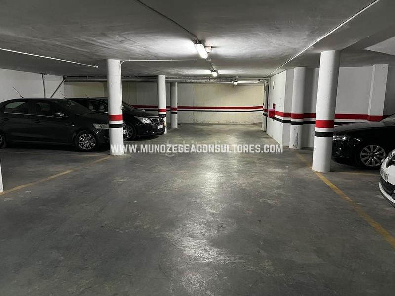 Foto 4b2c9a71-f4f9-4da7-87e0-4415cd9c2c12. Car parking in San Francisco Lucena