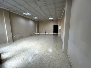 Local Comercial  Ronda llano de las tinajerías. Disponemos de local comercial de unos 130 metros construidos diá