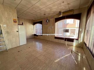 Local Comercial  Calle dolores la de la huerta. Este local se encuentra en la plaza de prudencio uzar de lucena,