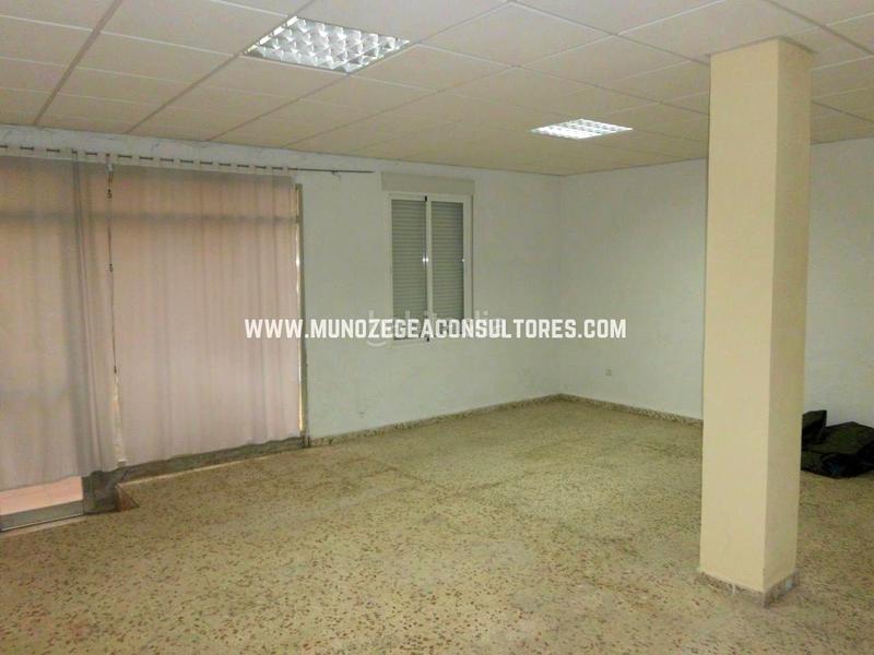 Foto 1f9acfda-c7d9-4b59-a646-4c9e843396ed. Location local commercial dans Las Tinajerías - Juderías Lucena