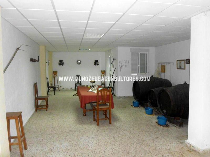 Foto cbf68118-95c6-4c7e-b2d1-3f56709dce93. Location local commercial dans Las Tinajerías - Juderías Lucena