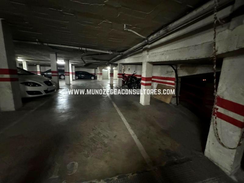 Foto 10dfa14d-d75d-42e4-826f-da58cb72059a. Parking voiture dans San Francisco Lucena