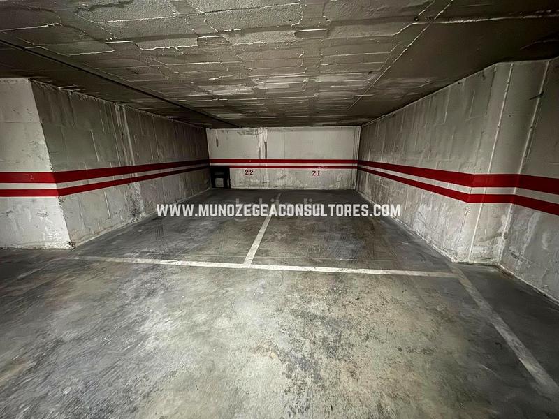 Foto 95a491d4-606f-424e-af48-fa4c045db7b5. Parking voiture dans San Francisco Lucena