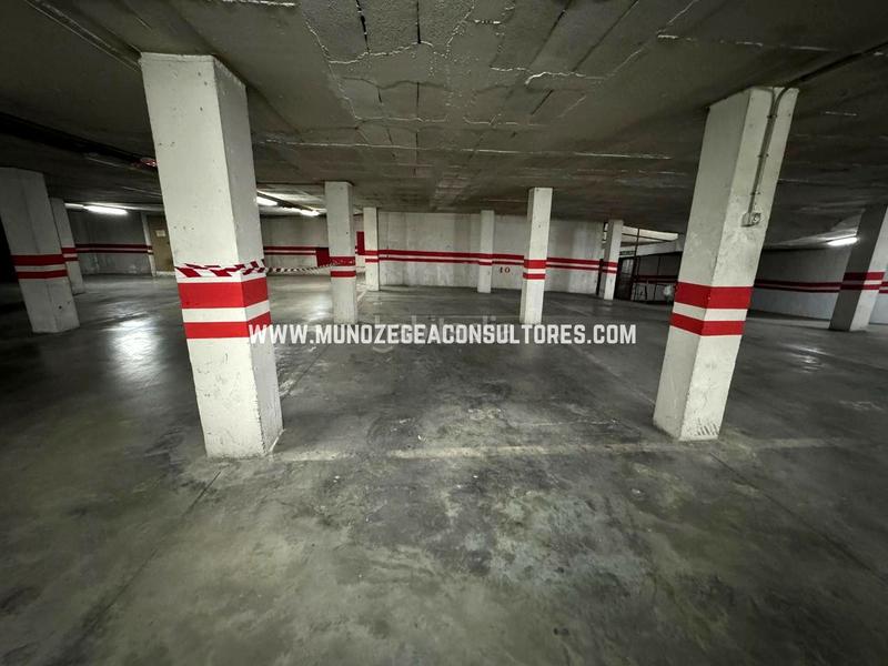 Foto a4785cb3-b52d-415d-91b7-c6ab624a911a. Parking voiture dans San Francisco Lucena