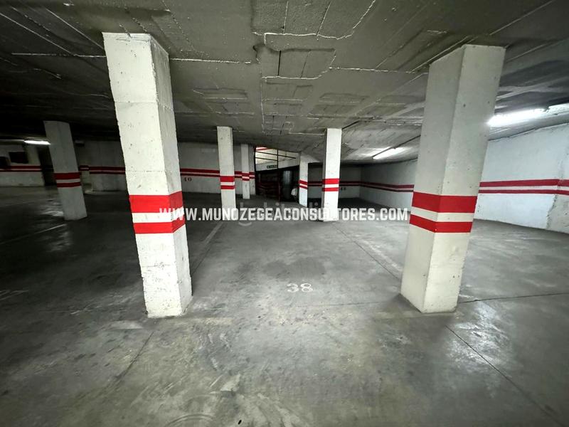 Foto ae8683ca-bd59-4920-8be6-26943ac703bf. Parking voiture dans San Francisco Lucena