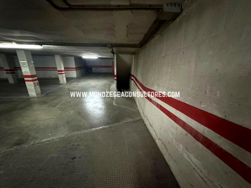 Foto e2dccb32-f1cf-409b-8e7e-3bfc49e5000f. Parking voiture dans San Francisco Lucena