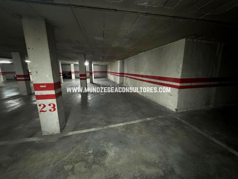 Foto f777a586-aba5-4b68-a8a0-e416846fc614. Parking voiture dans San Francisco Lucena