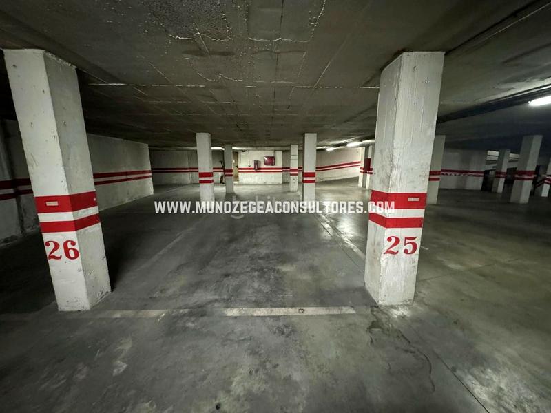 Foto f8db1047-d76d-4292-8035-e46e6f54a0b3. Parking voiture dans San Francisco Lucena