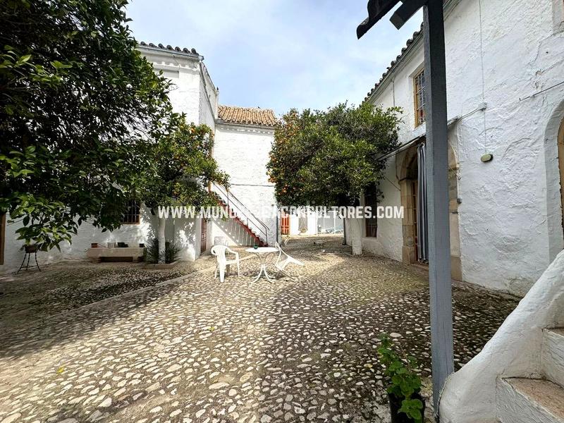 Foto 570eb65b-e211-4597-8538-91ec388ac8b5. Haus mit parking pool in Centro Lucena