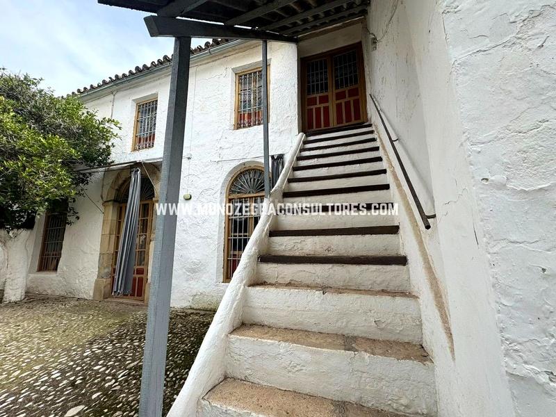 Foto a5a51234-bc1e-4085-8e7e-2fc2c5750f53. Haus mit parking pool in Centro Lucena