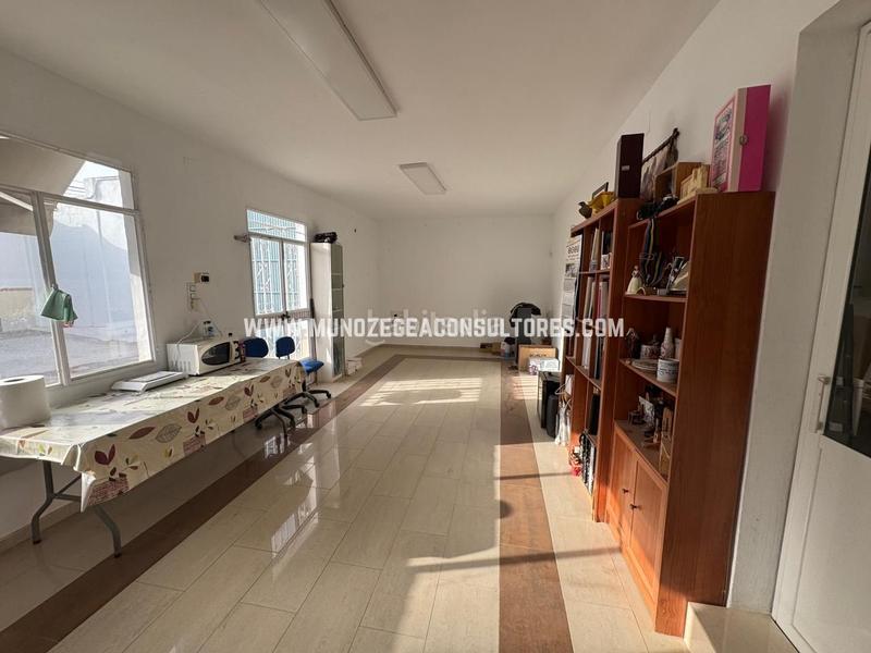 Foto 88124edb-ccc1-40b1-98c1-482b40561d26. Affitto capannone industriale in Poleares Lucena