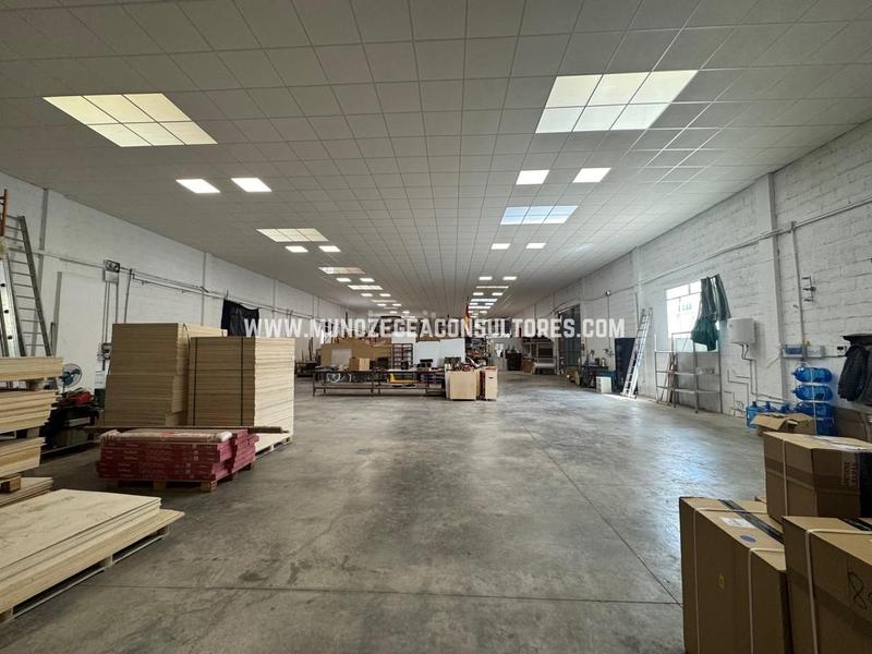 Foto a5dbafbe-daae-46f3-9835-ce47875405bd. Affitto capannone industriale in Poleares Lucena