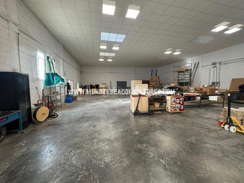 Foto a9865702-c508-404e-be8e-8d4af304e354. Affitto capannone industriale in Poleares Lucena
