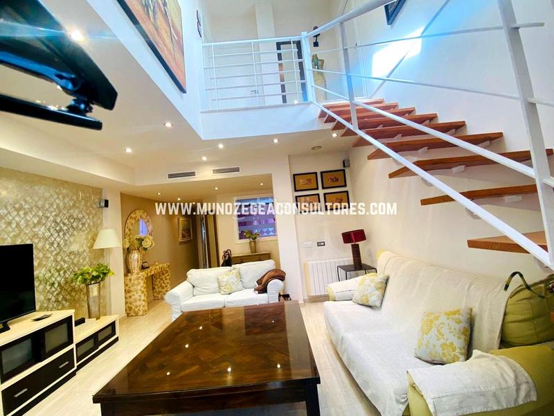 Foto 5470c176-bcad-4d20-bb30-75b346dc1390. Duplex avec chauffage parking dans San Francisco Lucena